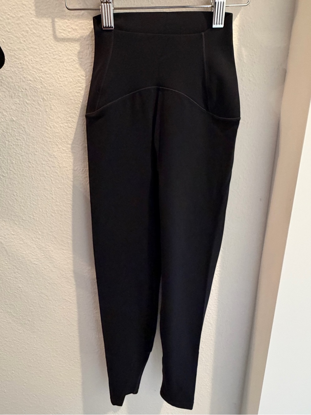 NWOT Black Stretch Your Story ButterMelt 23” Legging sz XS